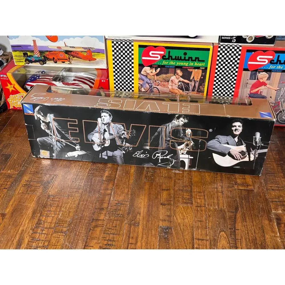 NewRay Elvis Presley Tour Semi Truck Kenworth W900 Custom Cab DieCast Model 1:32